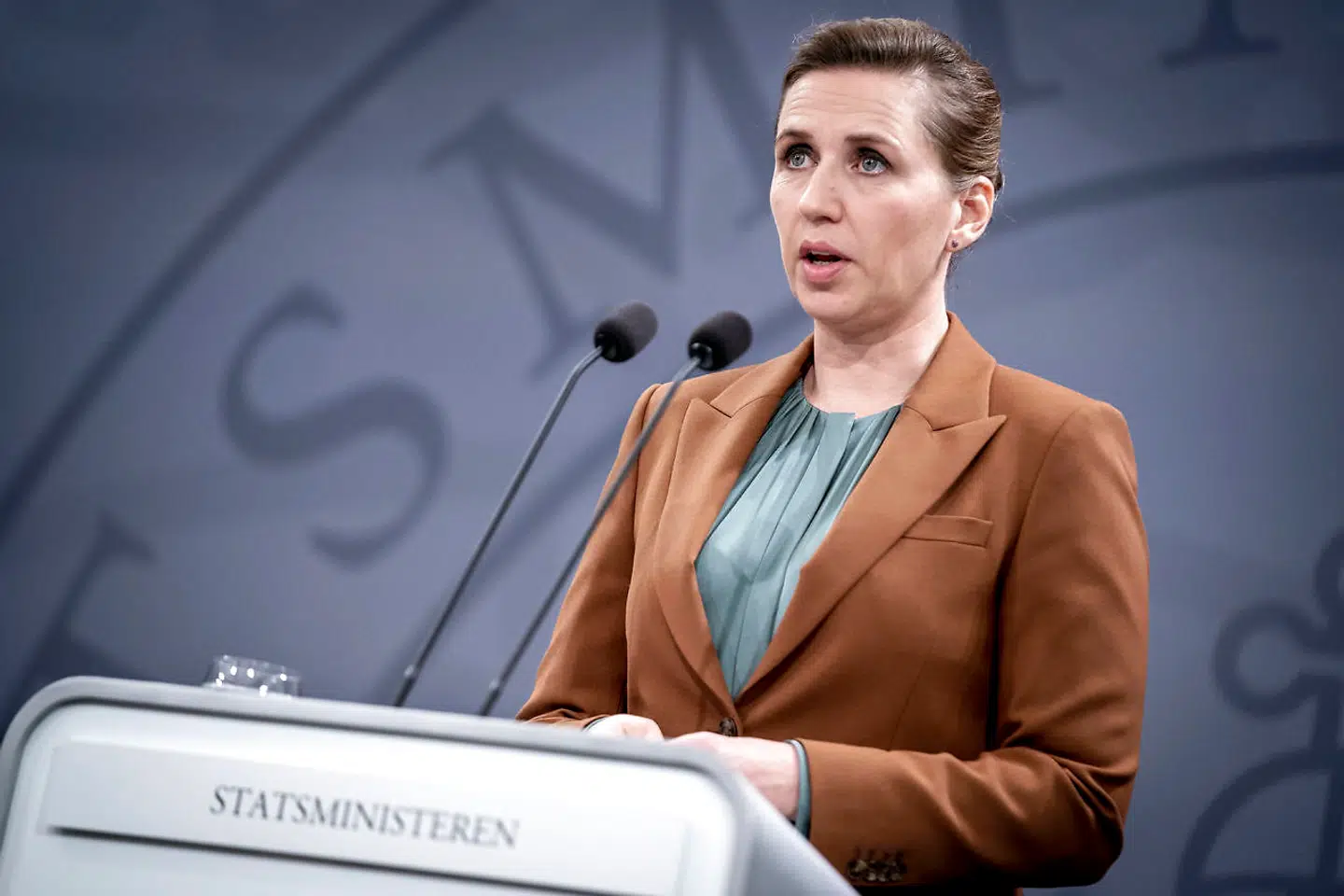 Statsminister Mette Frederiksen (S) under pressemøde om coronasituationen i Spejlsalen i Statsministeriet i København, onsdag den 8. december 2021.