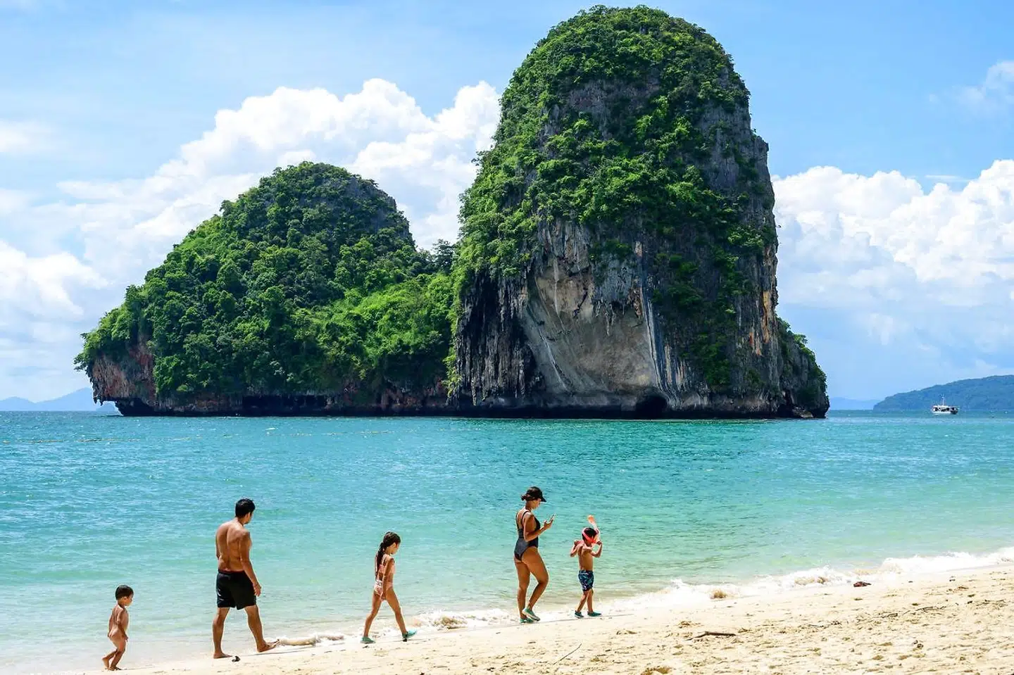 Phra Nang Beach i Krabi er lukket land for danske turister, hvis ikke de nåede af få styr på deres såkaldte 'Thailand Pas' tirsdag.