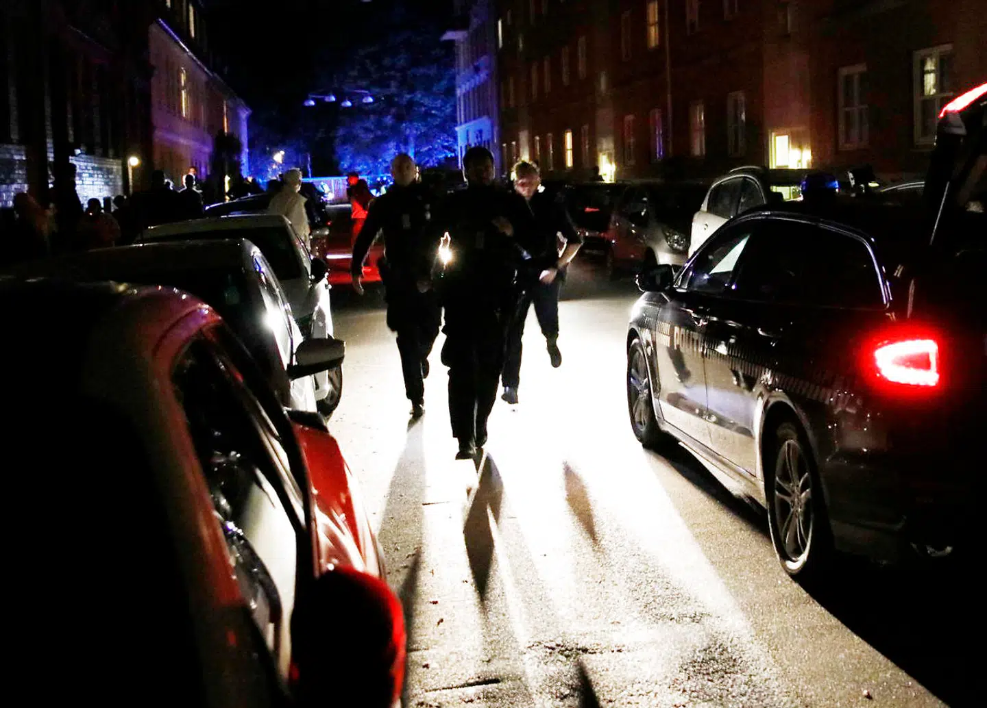 Politiet i København er fredag aften rykket ud på Nørrebro for at undersøge et muligt skyderi. Det oplyser den centrale efterforskningsleder René Jensen. Han kan kort før klokken 21.30 ikke give flere oplysninger. Flere øjenvidner oplyser til Ritzau, at der er et stort politiopbud ved Nørrebrogade omkring Meinungsgade på det indre Nørrebro. Det skriver Ritzau, fredag den 21. september 2018.. (Foto: Mathias Øgendal/Ritzau Scanpix)