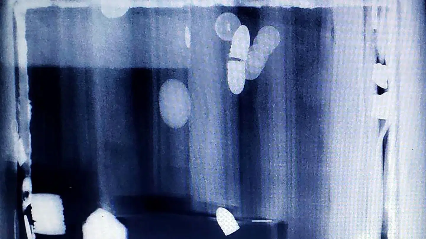 Her er det røntgenbillede, der er blevet lavet af den æske man senest har fundet, som har ligget under en statue af General Robert E. Lee.