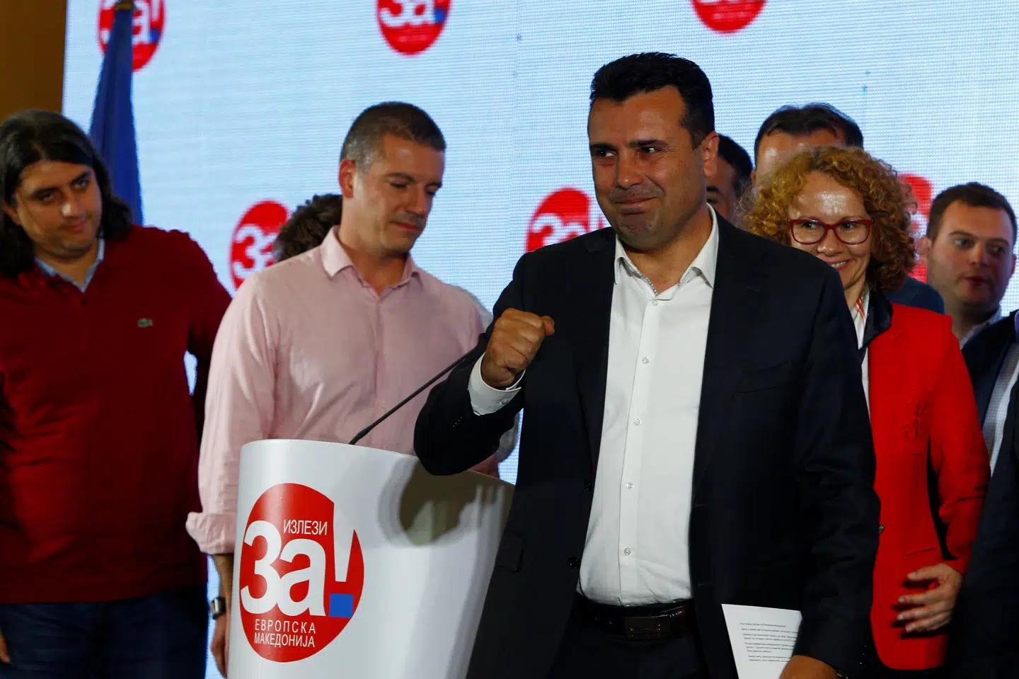 Udfaldet af en folkeafstemningen i Makedonien var en skuffelse for premierminister Zoran Zaev. Men han siger søndag aften, at han ikke vil opgive målet: At nærme sig EU og Nato. Ognen Teofilovski/Reuters