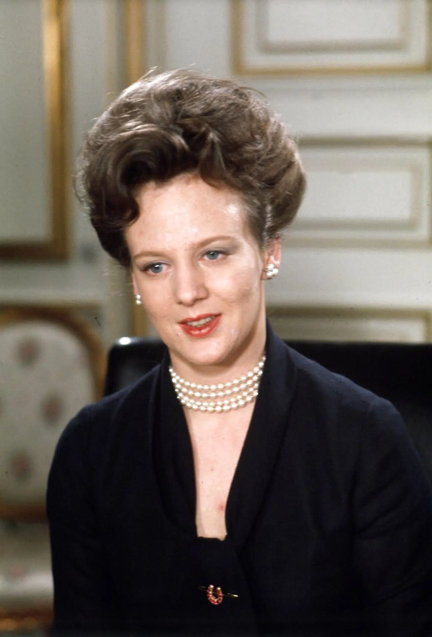 1972: Sådan så Dronningen ud, da hun første gang holdt nytårstale.