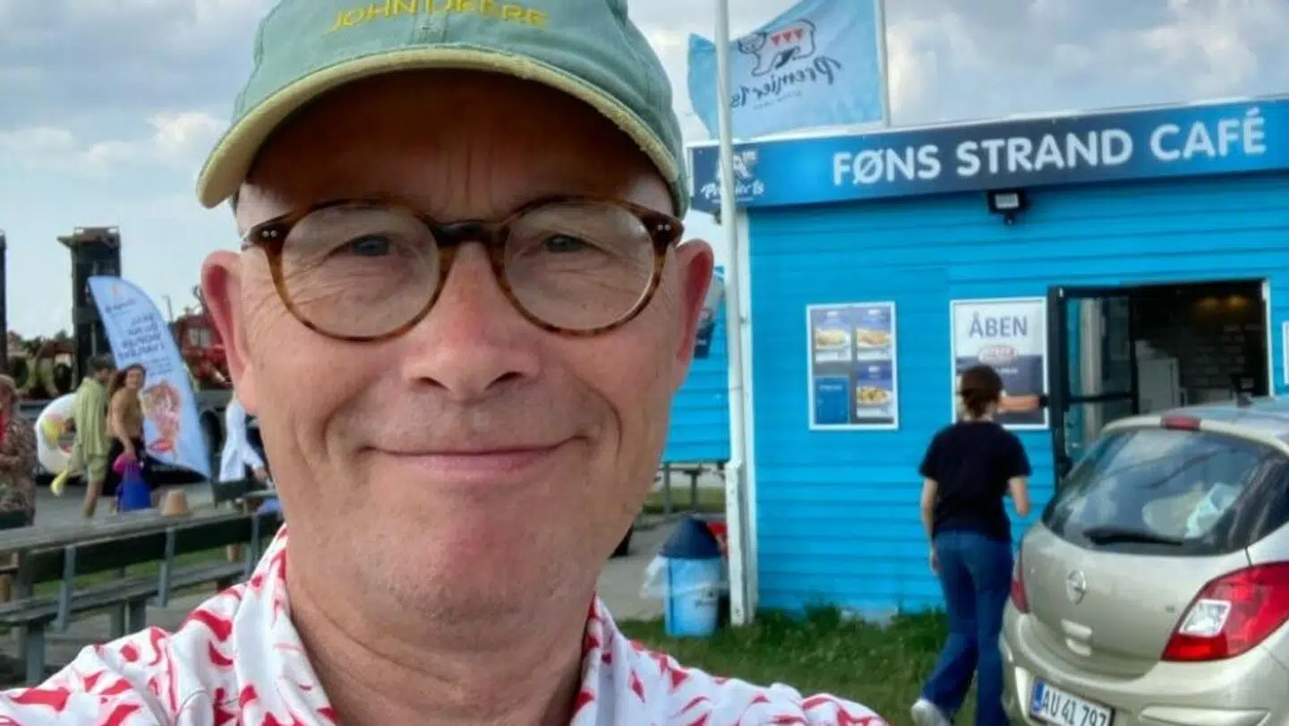 Morten og hans søn endte i en meget lang kø i Norge - de skulle bare have været en hurtig tur igennem Sverige.