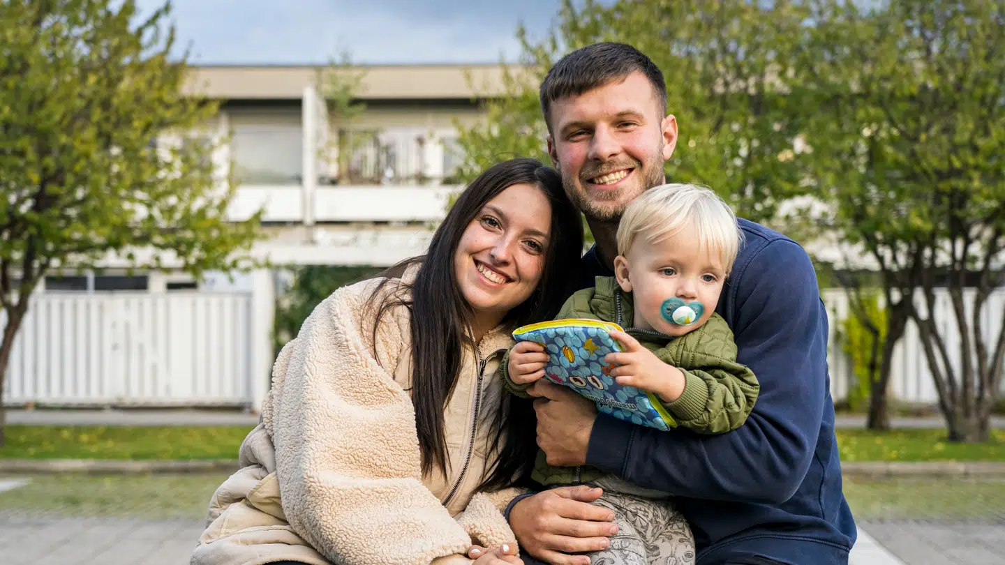 Maria og Daniel Brask Mainz med deres snart to år gamle søn, Louie.