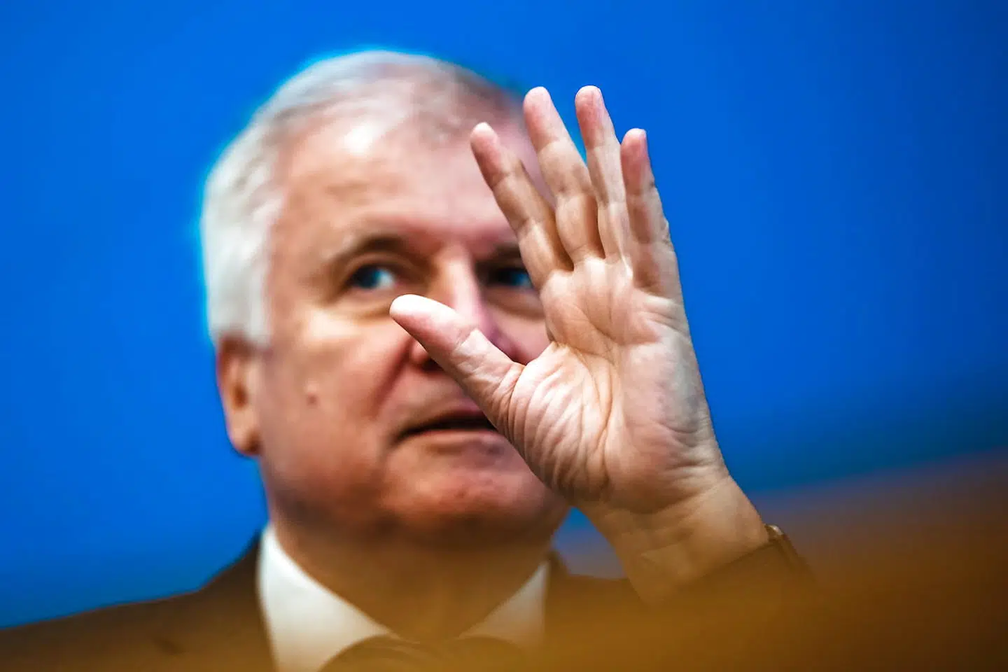 Den nye strid med Italien kommer på et uheldigt tidspunkt for Tysklands indenrigsminister og formand for CSU, Horst Seehofer. 14. oktober er der valg i Bayern, og hans parti står til et katastrofevalg med 33 pct. af stemmerne. I de tyske medier spekuleres der allerede intenst i, om Seehofer politisk vil kunne overleve et så dårligt valg. Med Salvinis melding får Alternative für Deutschland (AfD) en mulighed for i slutspurten af valgkampen at stille skarpt på Seehofers manglende evne til at sende asylansøgere ud af landet.