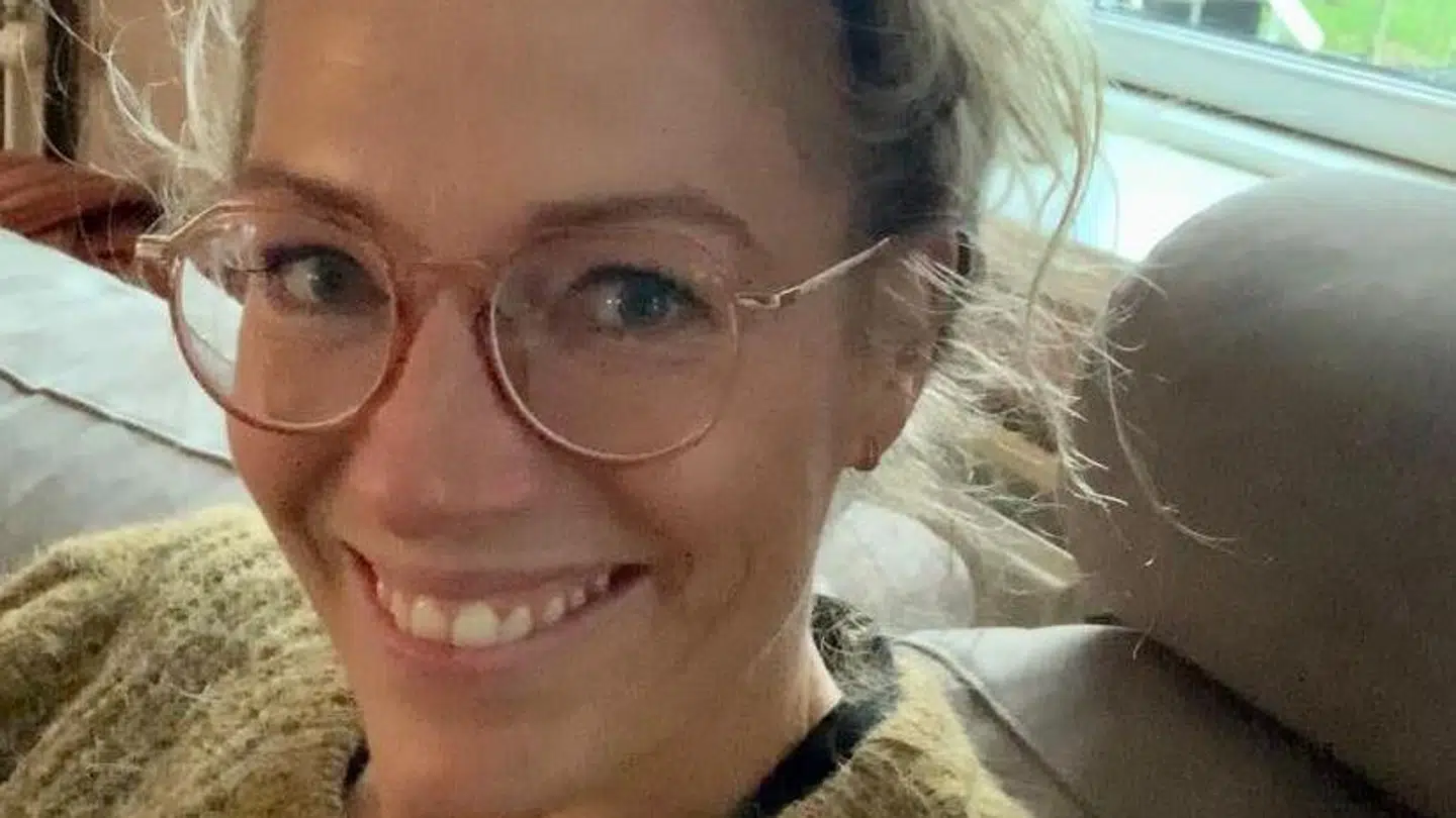 Marie Kirstine Lindegaard blev efter ulykken hentet af sin mand, som kunne køre hende på arbejde.