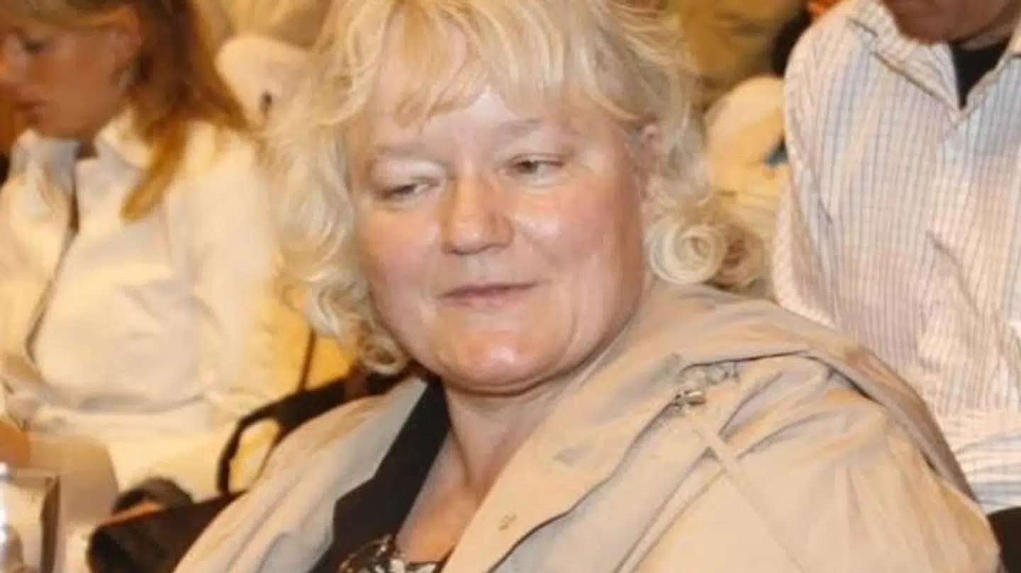 Her ses den 64-årige Anna Britta Troelsgaard Nielsen. Billedet er taget ved en hesteauktion.