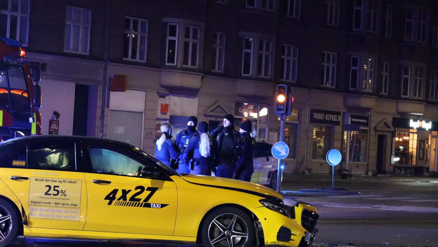 Her den gule taxa, der i nat forulykkede ved Jagtvej