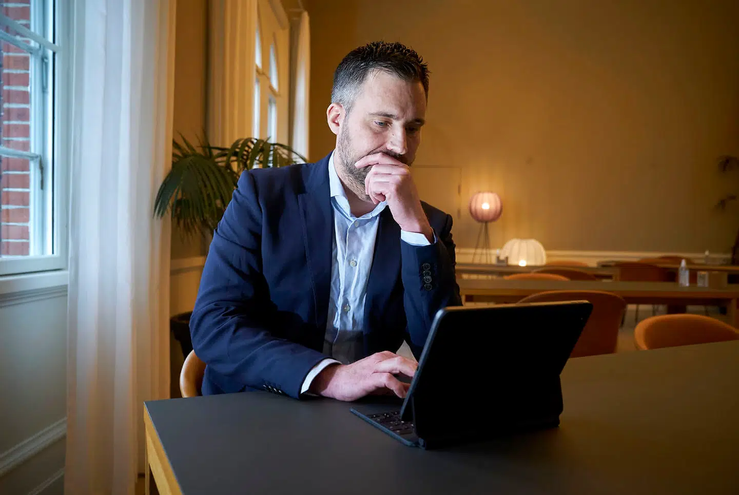 Skulle Troels Schierning Valeur bag Bryggeriet Æ få lyst til at overtage et hvilket som helst selskab, der ikke aktivt har opsat en passwordbeskyttelse på virk.dk, ved han nu, at det bare kræver et NemID og få klik. Selv har han skyndt sig at få password på begge selskaber bag bryggeriet.