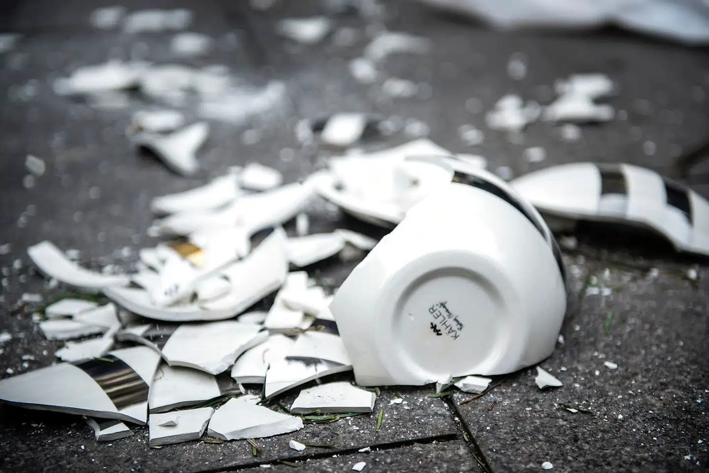 Kähler-vasernes popularitet er svundet ind. Nu er det op til Rosendahl Design Group at føre den 175 år gamle keramikvirksomhed videre.