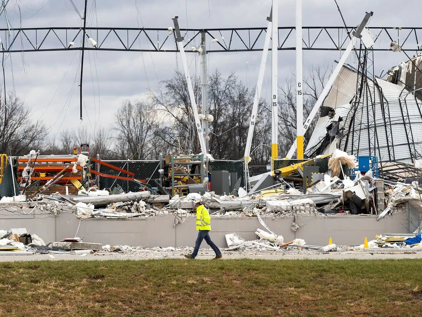 Amazon's lagerbygning blev pulveriseret af en tornado 10. december 2021.