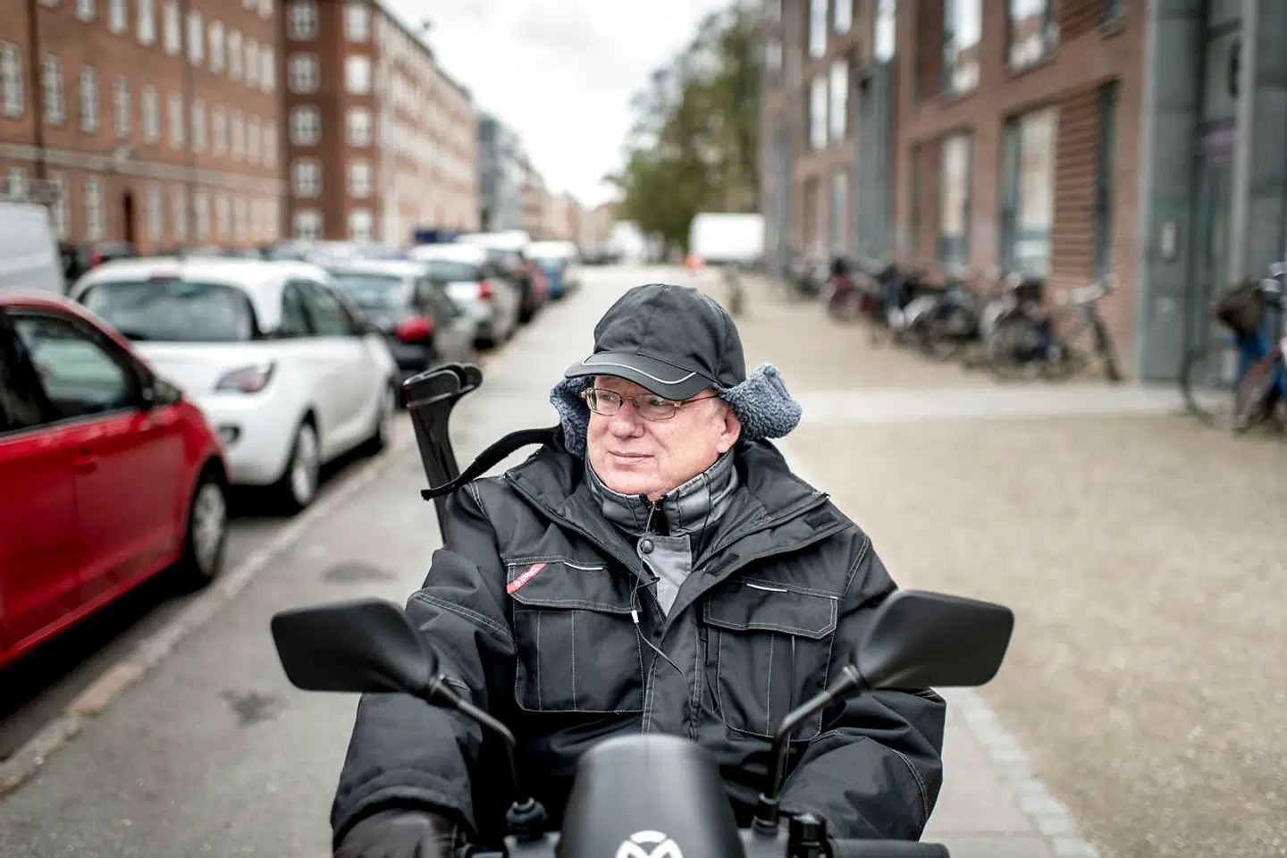 Kim Osbøl mener, at han er den forurettede. Ikke de sagsbehandlere, han har chikaneret online. Han er 54 år gammel og blev tilkendt fleksjob i september.