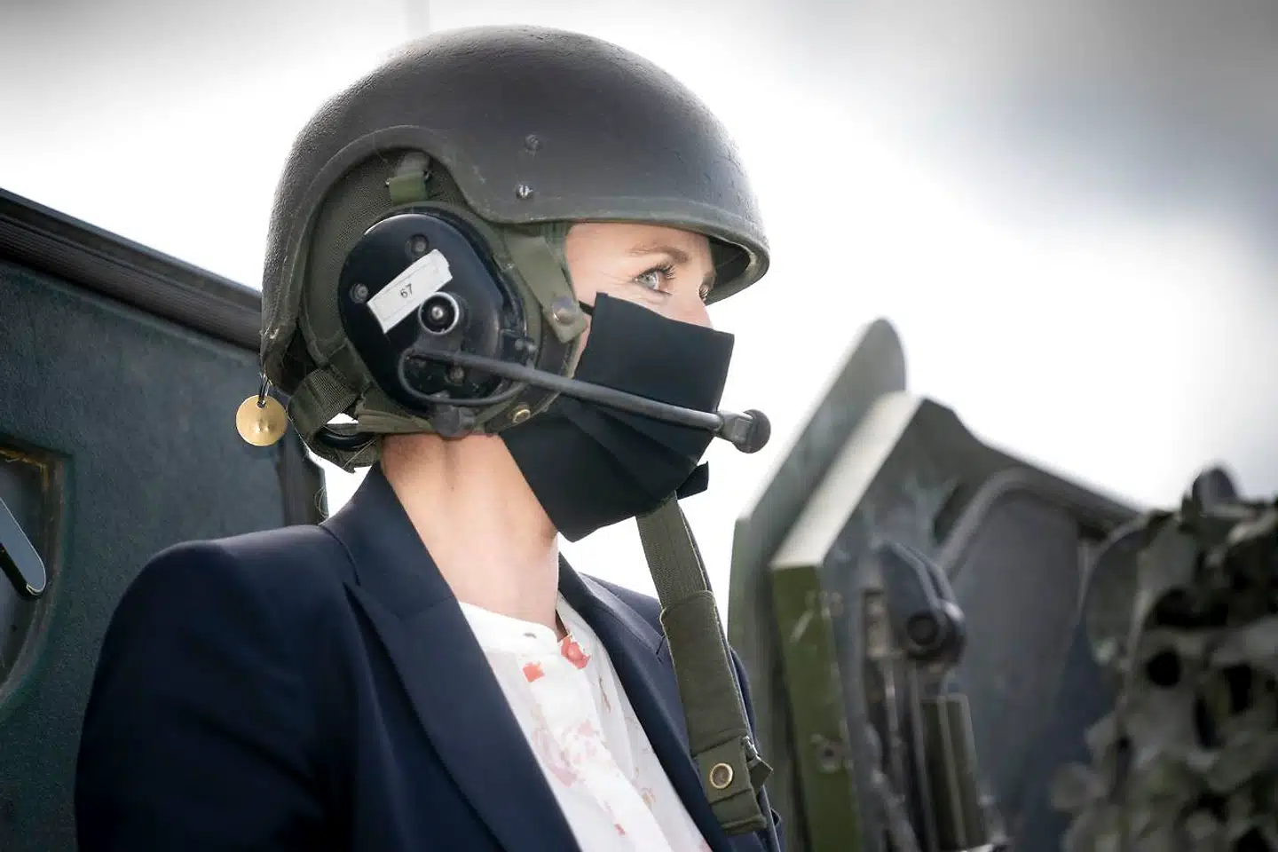 Statsminister Mette Frederiksen (S) siger til Jyllands-Posten, at situationen omkring Ukraine »er en reel risiko for en væbnet konflikt på europæisk jord«. Billedet er fra 11. september 2020, hvor statsministeren mødte danske soldater på Tapa Army Base i Estland.