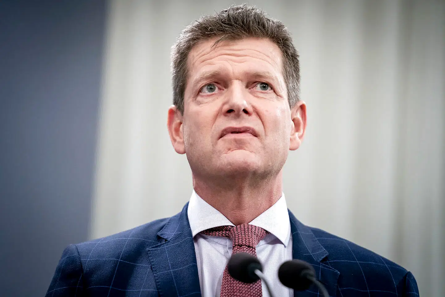 I et interview med Politiken gør direktør i Sundhedsstyrelsen Søren Bromstrøm status på pandemien.