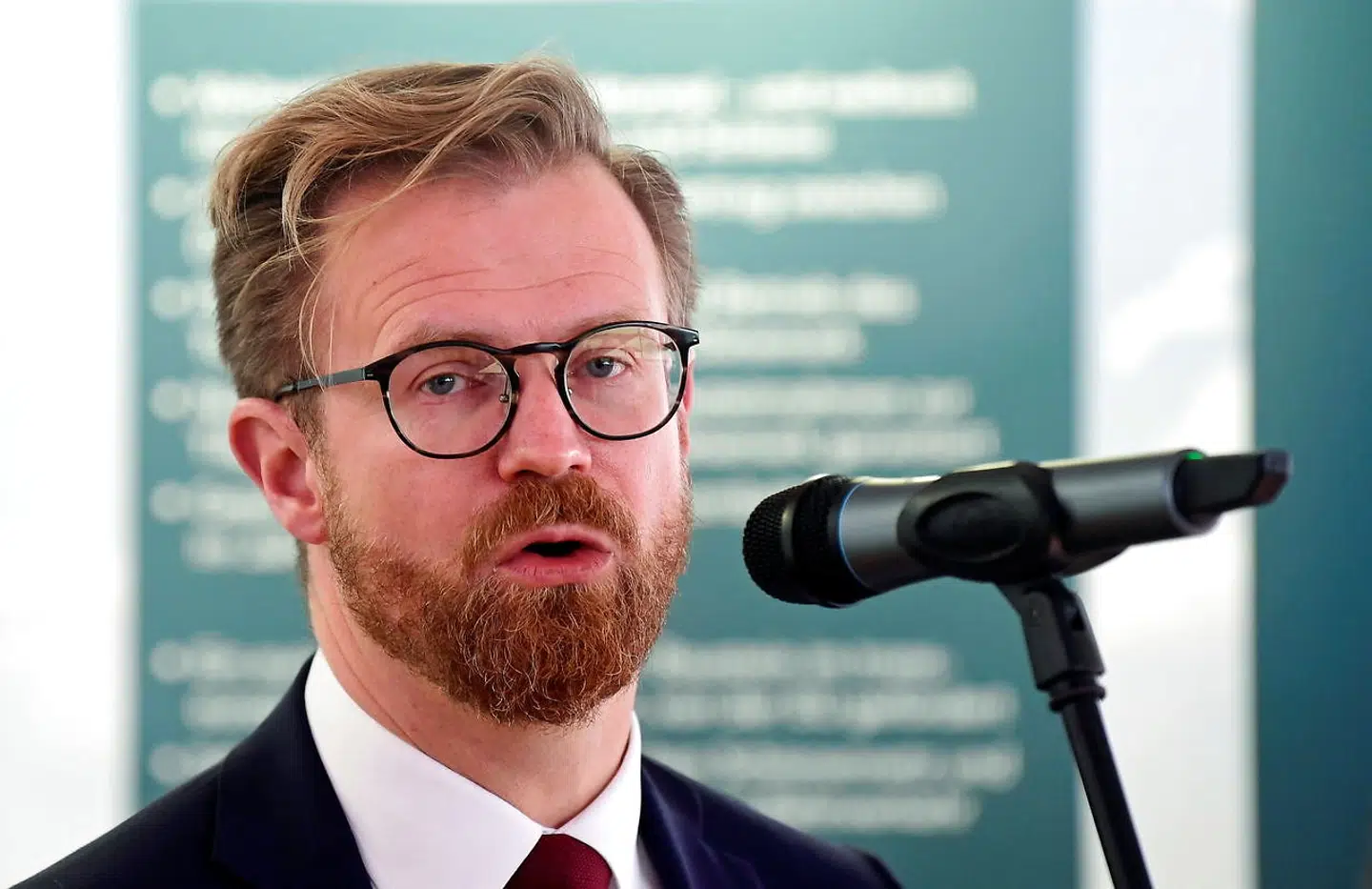 Benny Engelbrecht afviser, at han har vildledt Folketingets partier.