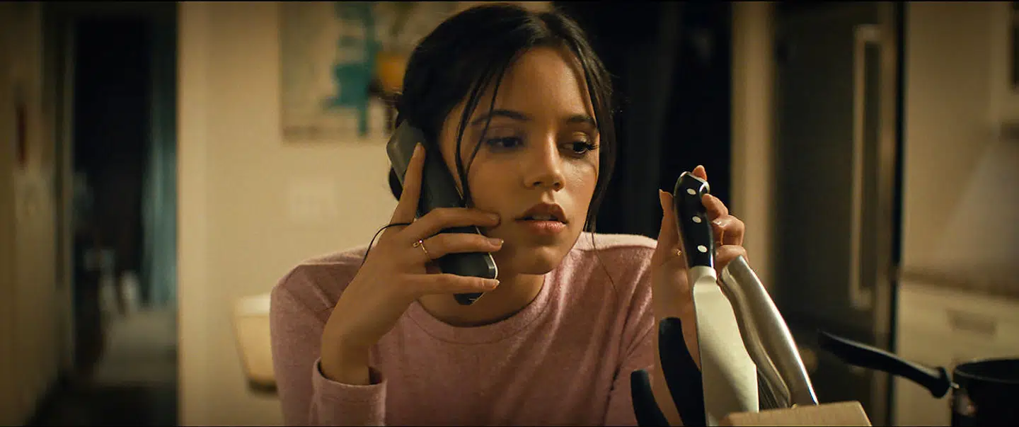 19-årige Jenna Ortega, der spiller den jagede Tara Carpenter i den nye »Scream«, er filmens største lyspunkt.