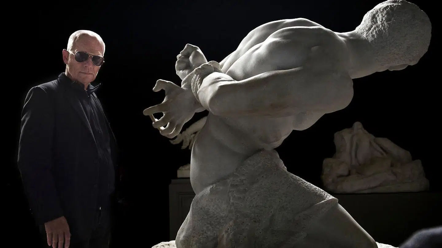 »Suzanne Brøggers forfatterskab er en Song of Herself. Jørgen Leths. Jeg tror ikke, der er nogen, der spørger ham: »Nå, Jørgen, er du ikke snart færdig med at skrive om dig selv?« Det er mellem ham selv og verden, lokummet brænder. Det samme gælder mig. Og forhåbentlig bliver det ved med at brænde,« siger Morten Sabroe.