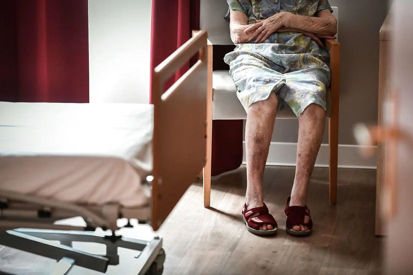 En ny bog sætter plejehjemsgiganten Orpea, som driver 372 hjem alene i Frankrig, under massivt pres. Arkivfoto: Stephane de Sakutin/AFP/Ritzau Scanpix
