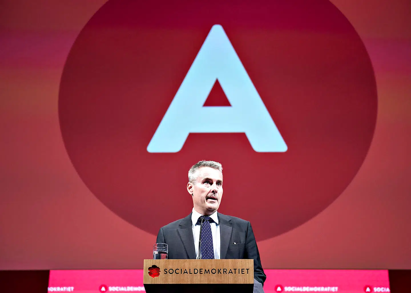 »Jeg har mine gode grunde til, at jeg havde noget fravær. Men det er nødvendigvis ikke Ekstra Bladets sag at blande sig i,« sagde Henrik Sass Larsen, da Ekstra Bladet i sidste uge spurgte ham til hans fravær i forbindelse med møder hos Statsrevisorerne. Arkivfoto.