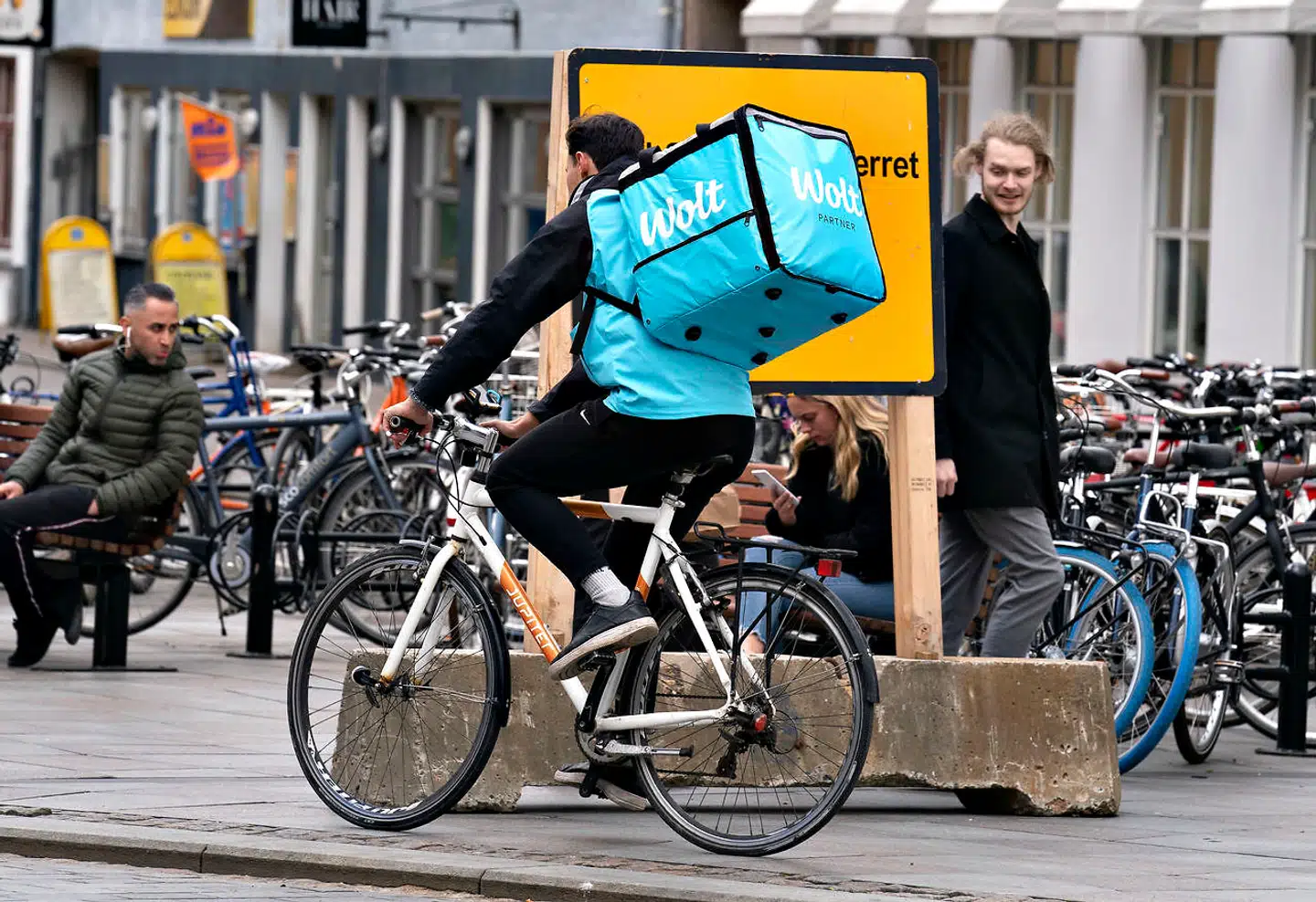 Det tog næsten et år at nå frem til en afgørelse i en principiel skattesag rejst af en journalist. Nu mener forvaltningsekspert, at myndighederne bør genoverveje afgørelsen.