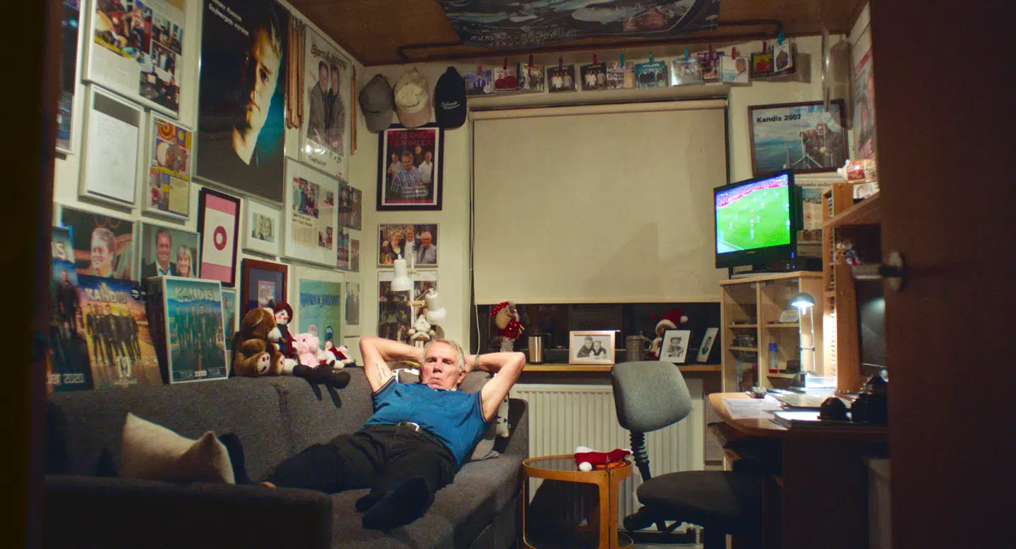 Henning er en af de fans, der følges i dokumentaren 'Kandis for livet'. Han lever og ånder for bandet og er den eneste fan, som har lov til at besøge Kandis-Johnny i Hurup.