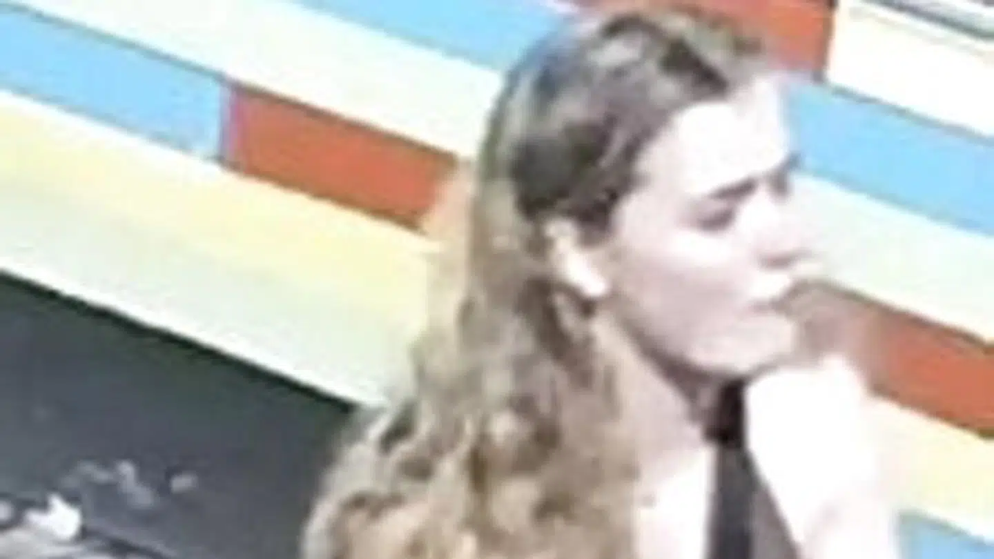 22-årige Mia Skadhauge Stevn *Overvågningsbillede fra Jomfru Ane Gade.*. (Foto: Overvågningsbillede/ Nordjyllands Politi/Scanpix 2022)