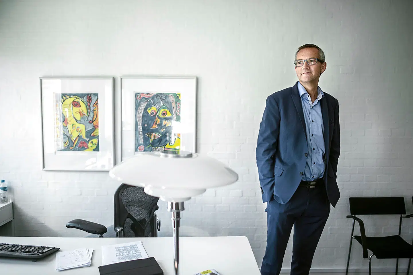 Direktøren på regionens største hospital stopper, og politikere i regionsrådet langer ud efter den tidligere formand Jens Stenbæk (billedet), efter at der er opstået et stort underskud på Sjællands Universitetshospital.