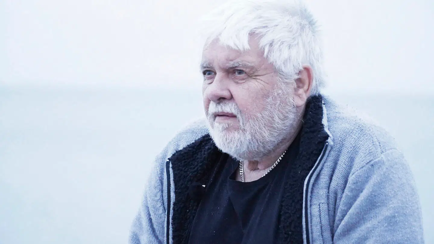 Erik Bach er ofret i en sag, hvor hans kone er dømt syv års fængsel for at have forsøgt at myrde ham. Men han fastholder, at noget ikke stemmer.