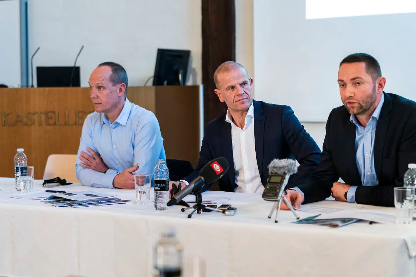 Forsvarets efterretningstjeneste (FE) afholder pressebriefing på Kastellet i København i forbindelse med offentliggørelse af FE's "Efterretningsmæssig Risikovurdering 2018", tirsdag den 4. december 2018. På billedet FE-chef Lars Findsen i midten flankeret af chefen for Center for Cybersikkerhed, Thomas Lund Sørensen (tv), og chefen for Politisk og Militær Analysesektor, der ikke ønsker sit navn oplyst. (foto: Martin Sylvest/Scanpix Ritzau Scanpix 2018)