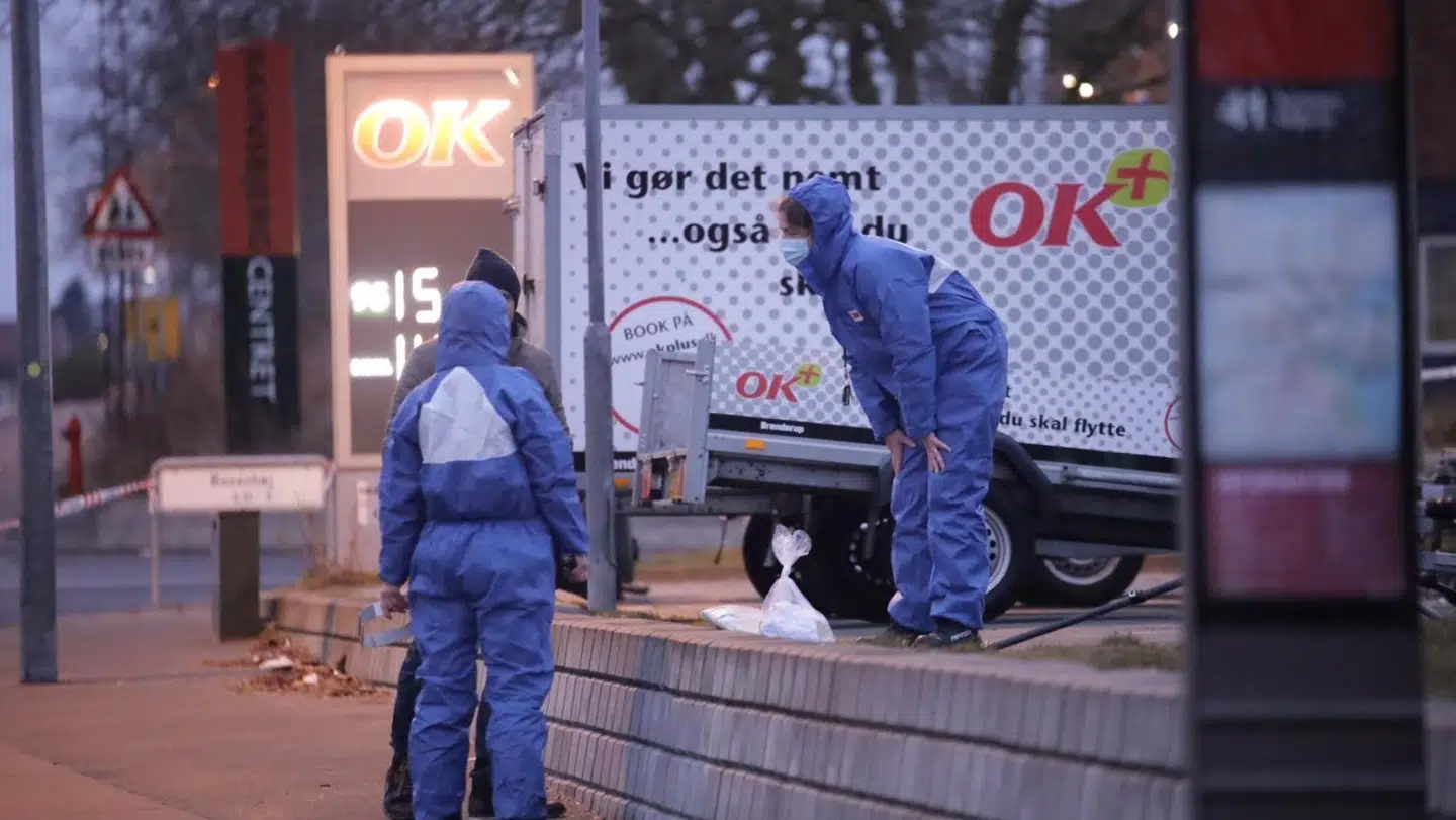 Teknikere arbejdede på gerningsstedet i Viby J.