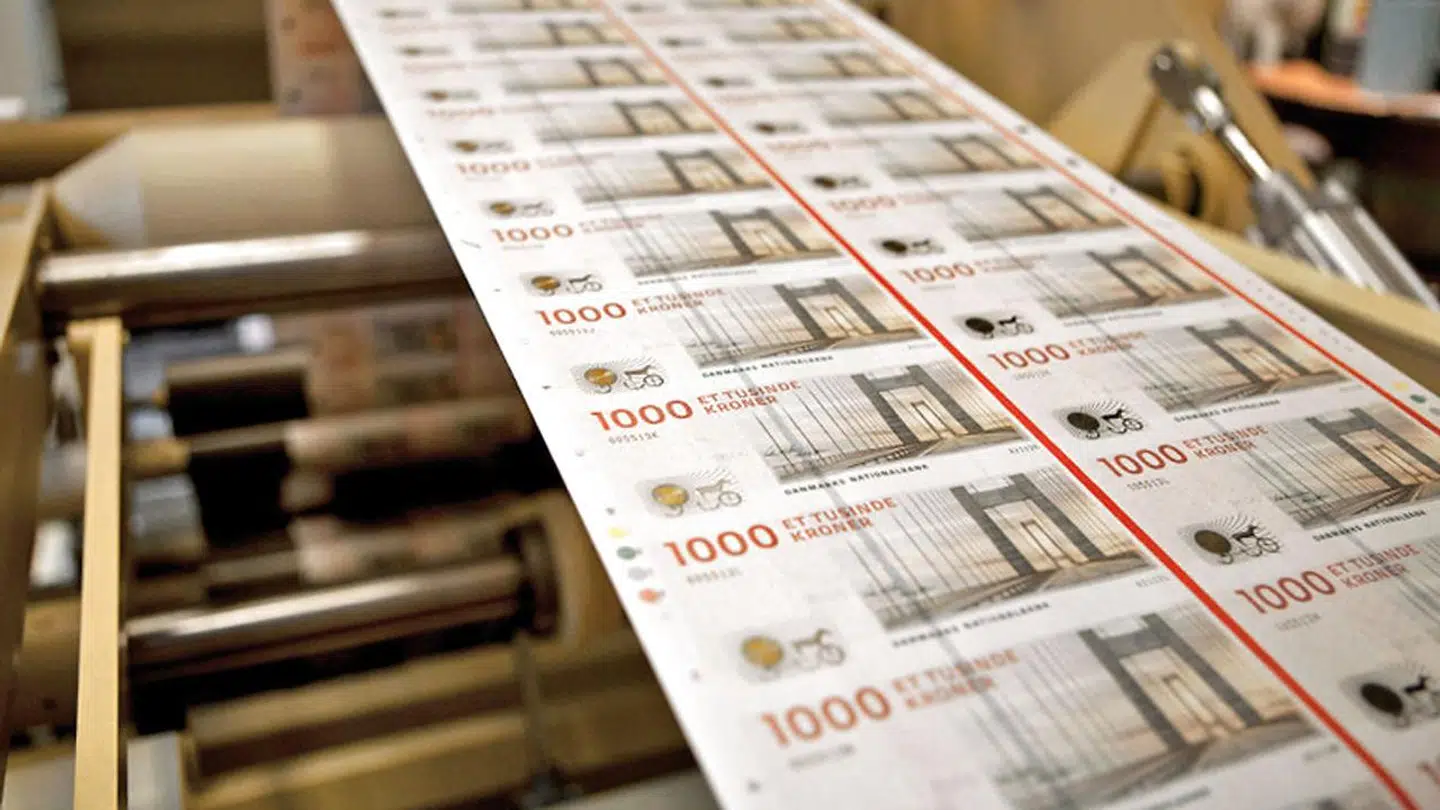 1.000-kronesedlen bør afskaffes hurtigst muligt. Det vil få markant indflydelse på sort arbejde og hvidvask, mener bankdirektør, som selv har forbudt sedlen i sin bank. Arkivfoto: Nationalbanken/Scanpix