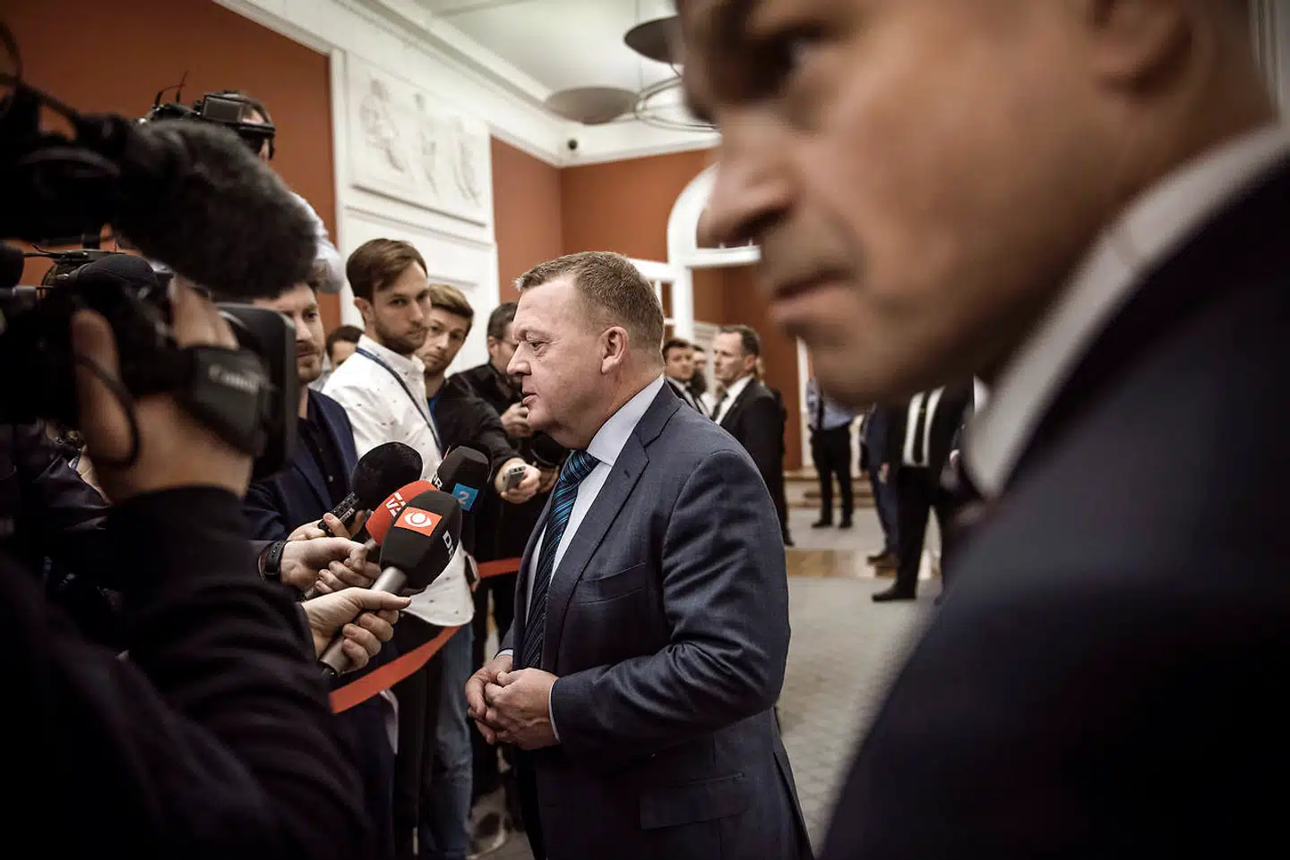 Løkke taler med pressen efter et åbent samråd i miljø- og fødevareudvalget i Folketinget om statsminister Lars Løkke Rasmussens relation til kvotekonger i januar 2018.