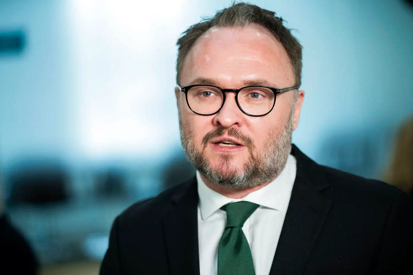 Klima-, energi- og forsyningsminister Dan Jørgensen (S) giver ikke meget for støttepartiernes kritik af gasledningen til Lolland-Falster. Han opfordrer til at »tage en tur derned og tale med de mennesker, det handler om«.