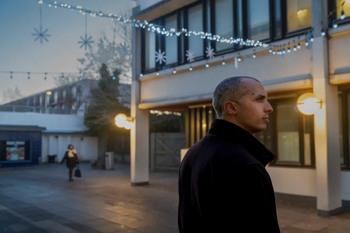 Udlændinge- og integrationsminister Mattias Tesfaye (S) har kaldt en særlig forbudsliste rettet imod danske moskeer for helt afgørende for, at »demokratiet skal slå fra sig, når ekstreme kræfter vil underminere det danske folkestyre«.