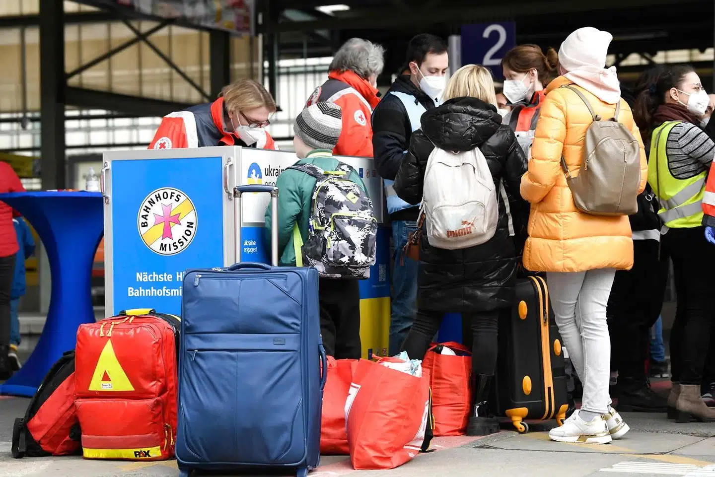 Baden-Baden er mål for en del ukrainske flygtninge. Her ankommer flygtninge til hovedbanegården i Stuttgart ikke langt væk fra den historiske kurby. Midt i marts havde byen med omkring 56.000 indbyggere modtaget omkring 1.000 flygtninge.