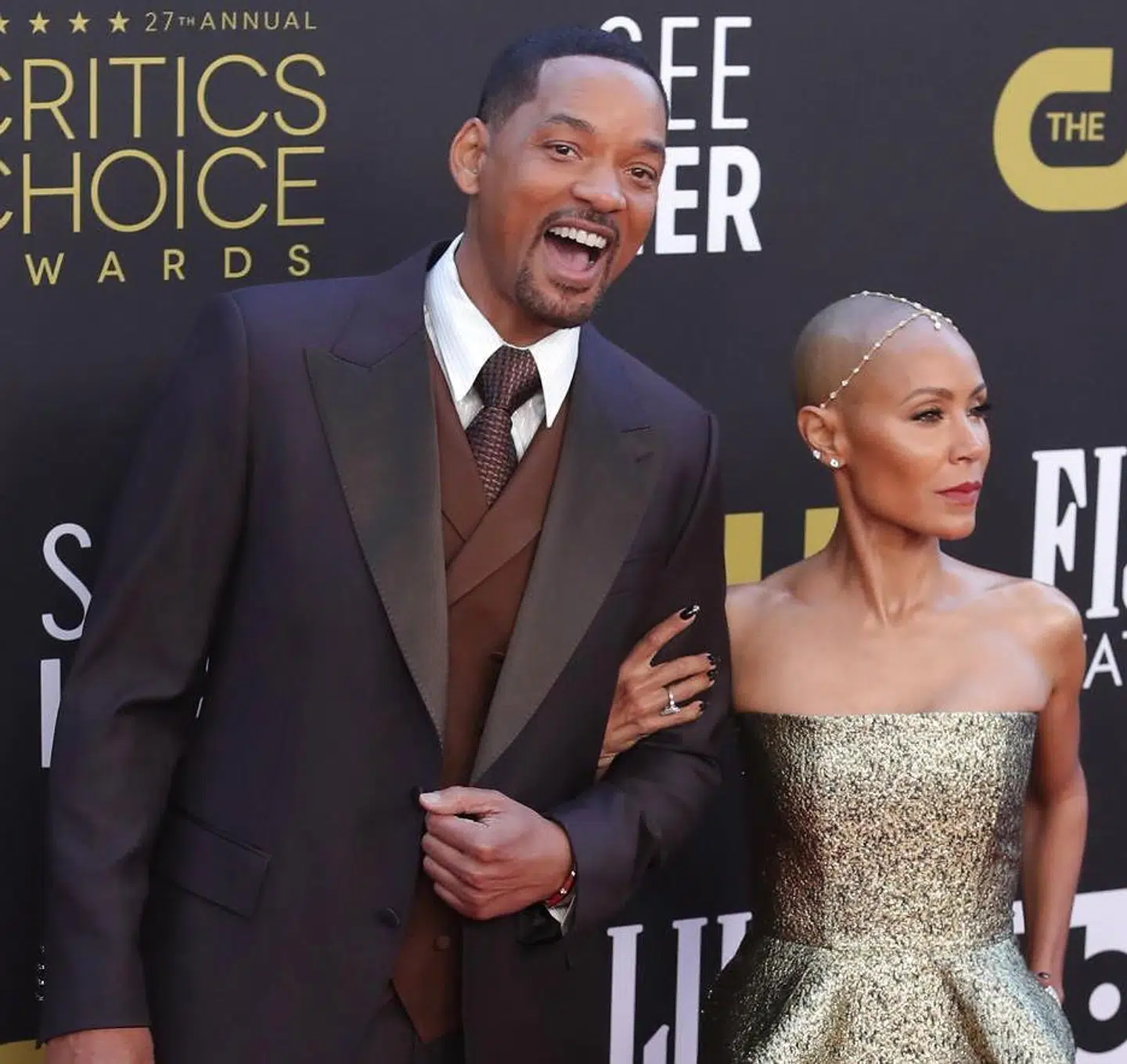 Jada Pinkett Smith opdagede for nylig en skaldet linje tværs over panden. Den valgte hun at dække med et smykke, da hun deltog i Critics Choice Awards.