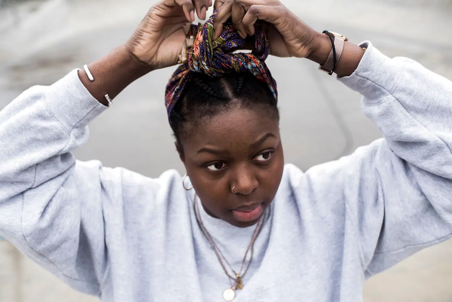 Kaddi Sawaneh læser til socialrådgiver. Ved siden af sit studie har hun tre betalte jobs og et frivilligt.