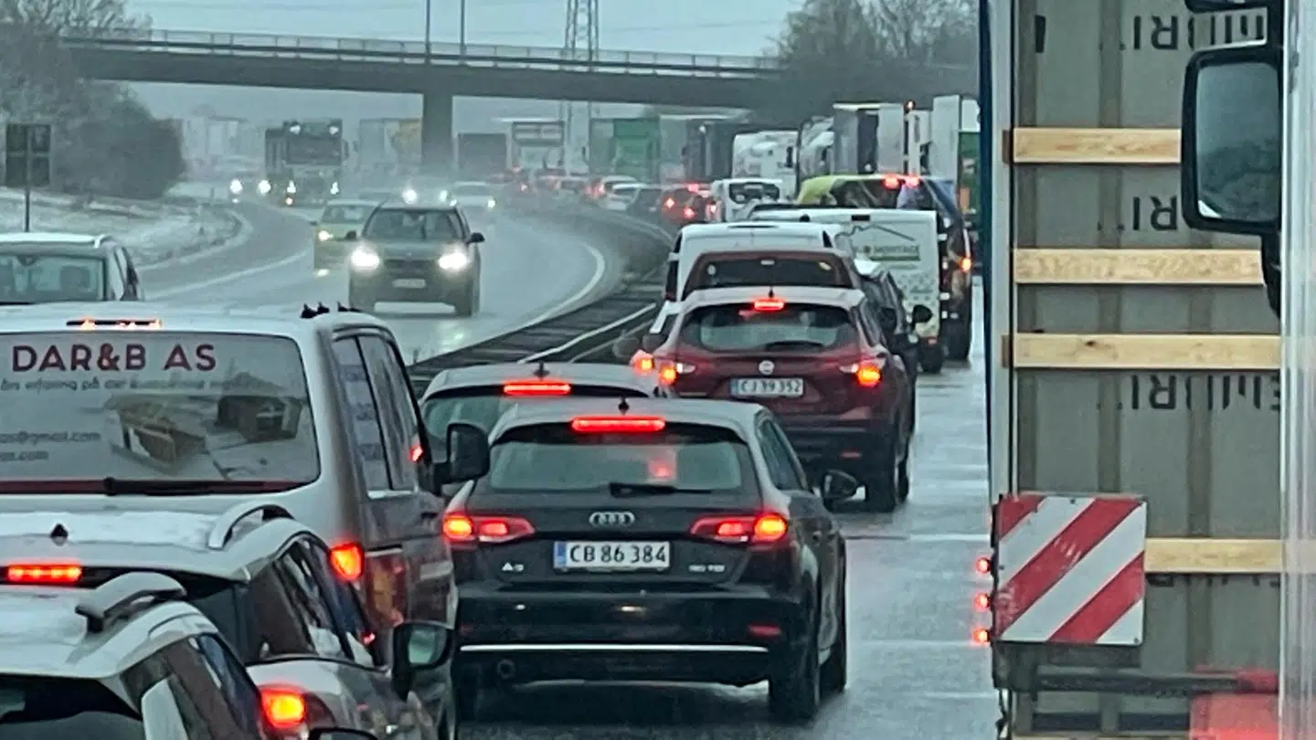 Uheldet skaber massiv kø.