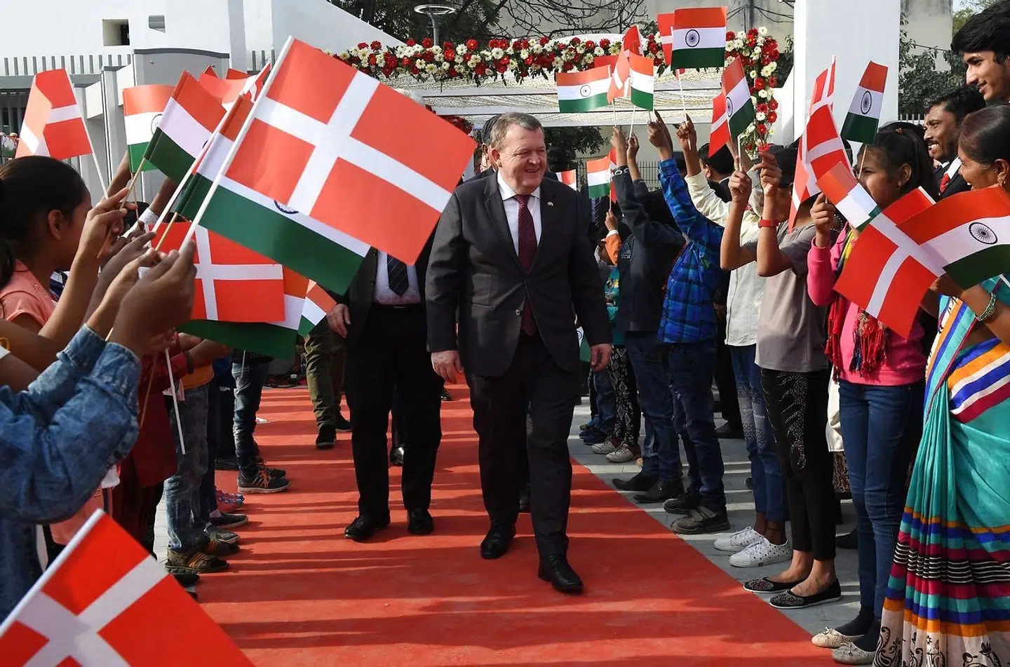 Statsminister Lars Løkke Rasmussen ved indvielsen af den nye danske ambassade i Indien og modtages af en række børn, som ambassaden har kontakt til. January 19, 2019. (Photo by Money SHARMA / AFP)