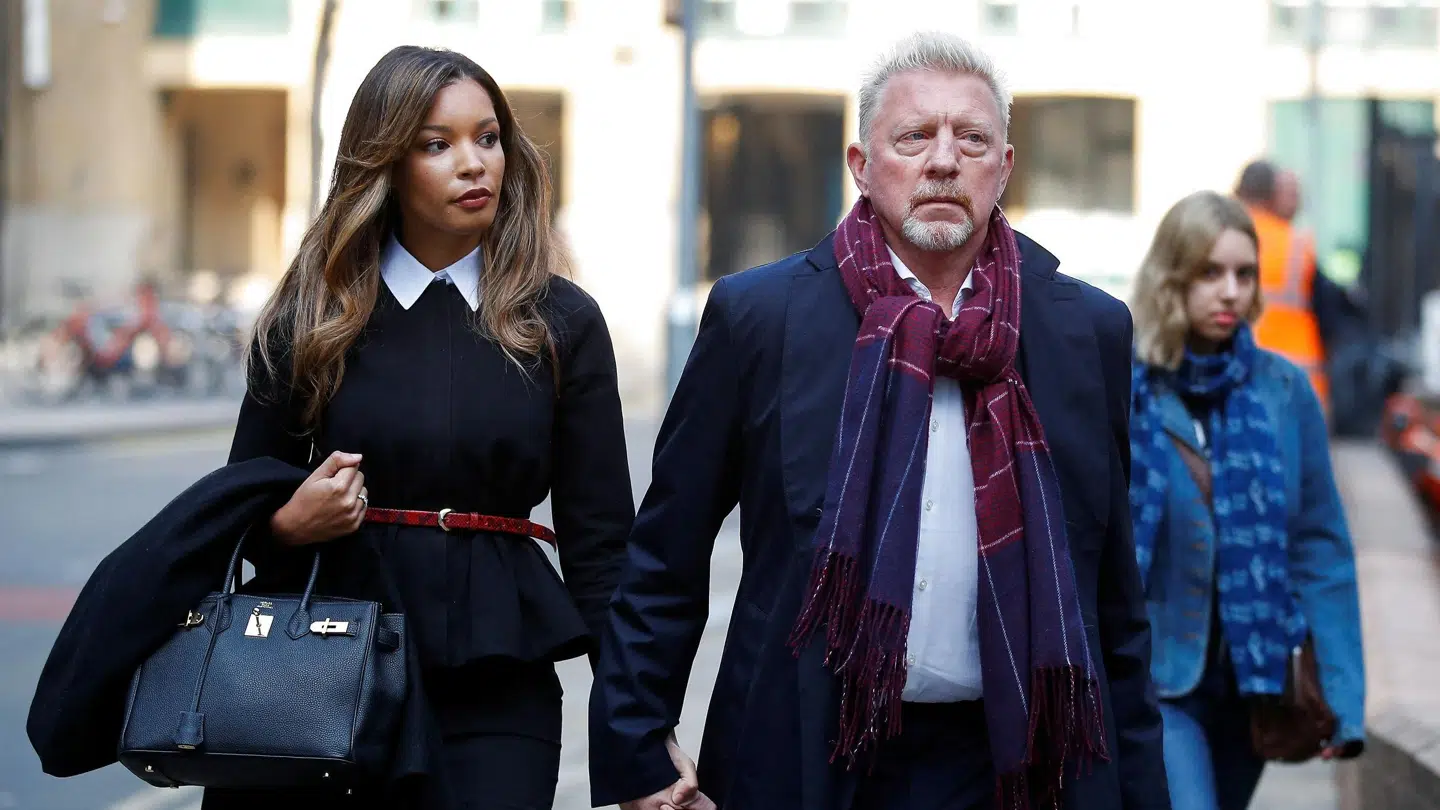 Boris Becker med sin kæreste, Lilian de Carvalho Monteiro, da de ankom til retssagens første dag ved domstolen Southwark Crown Court i London.