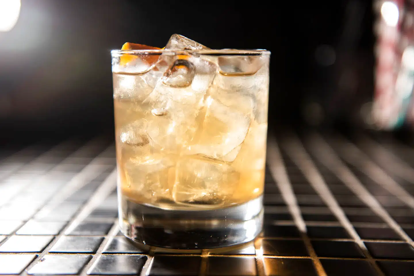 »Last Ride To Santa Cruz« med mezcal, mandarinlikør og jalapeñoinfuseret agave.