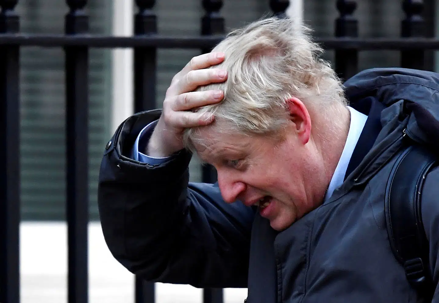 Boris Johnson (på talerstolen) giver den gerne som folkets mand i opgør mod eliten. I virkeligheden tilhører han i den grad selv eliten – han gik på kostskolen Eton og derefter på Oxford University, bl.a. sammen med David Cameron.