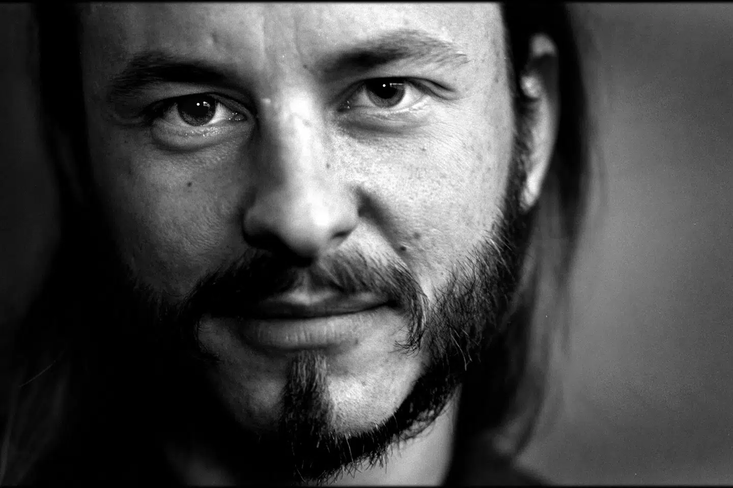 32 gange er der afholdt bryllupper alene i Herstedvester Fængsel siden 2009, skriver Dansk Folkeparti i et beslutningsforslag. Partiet beder justitsministeren undersøge, hvilke muligheder der er for at begrænse livstidsfangers mulighed for at skabe nye relationer uden for fængslet. Drabsmanden Peter Lundin er blandt de livstidsfanger, som er blevet gift under afsoning. Det skete i 2011. (Arkivfoto). Annett Bruhn/Ritzau Scanpix