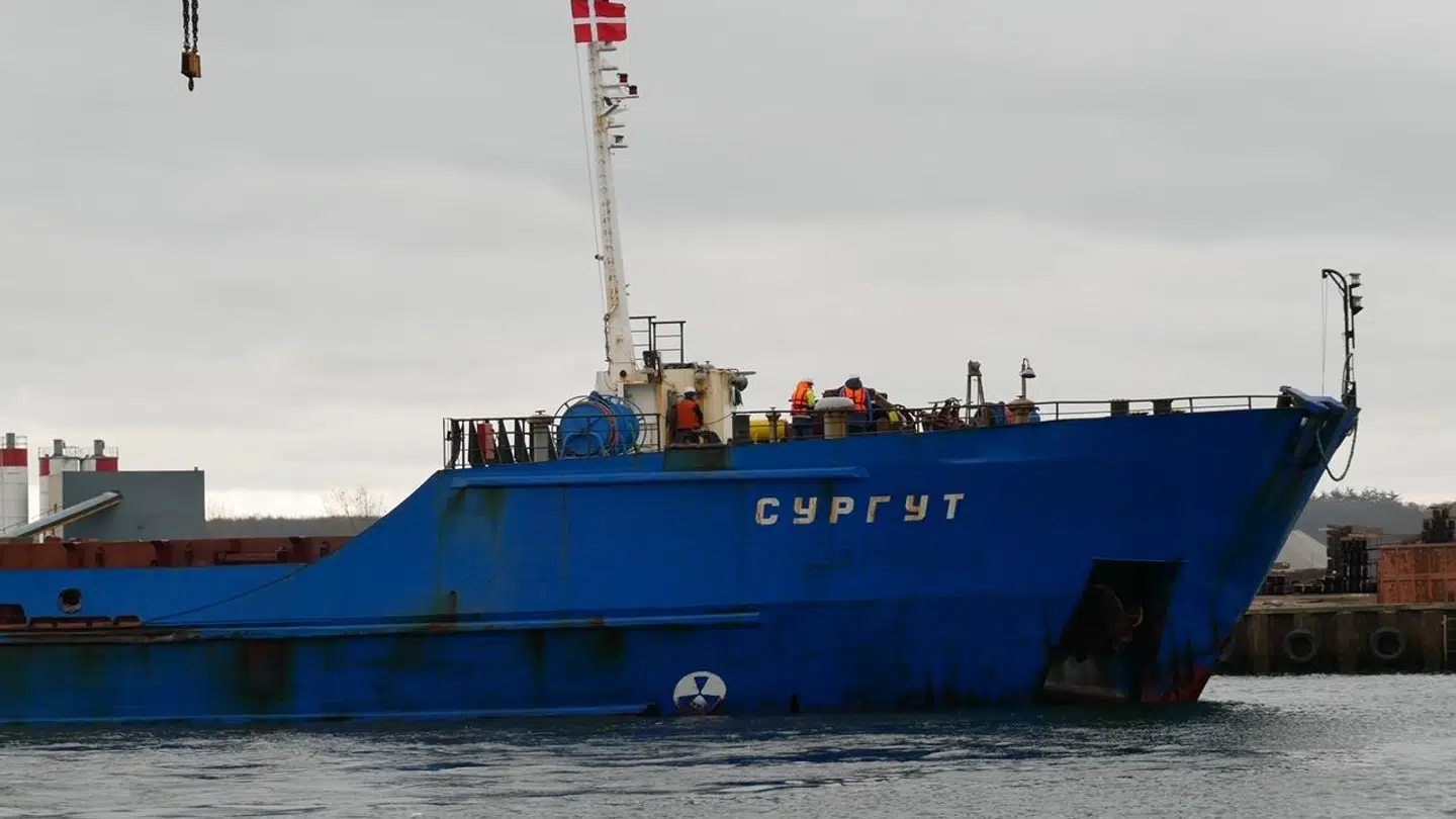 Det russiske skib Surgut, der ramte kajen i Horsens Erhvervshavn fredag eftermiddag. (Foto: Presse-fotos.dk)