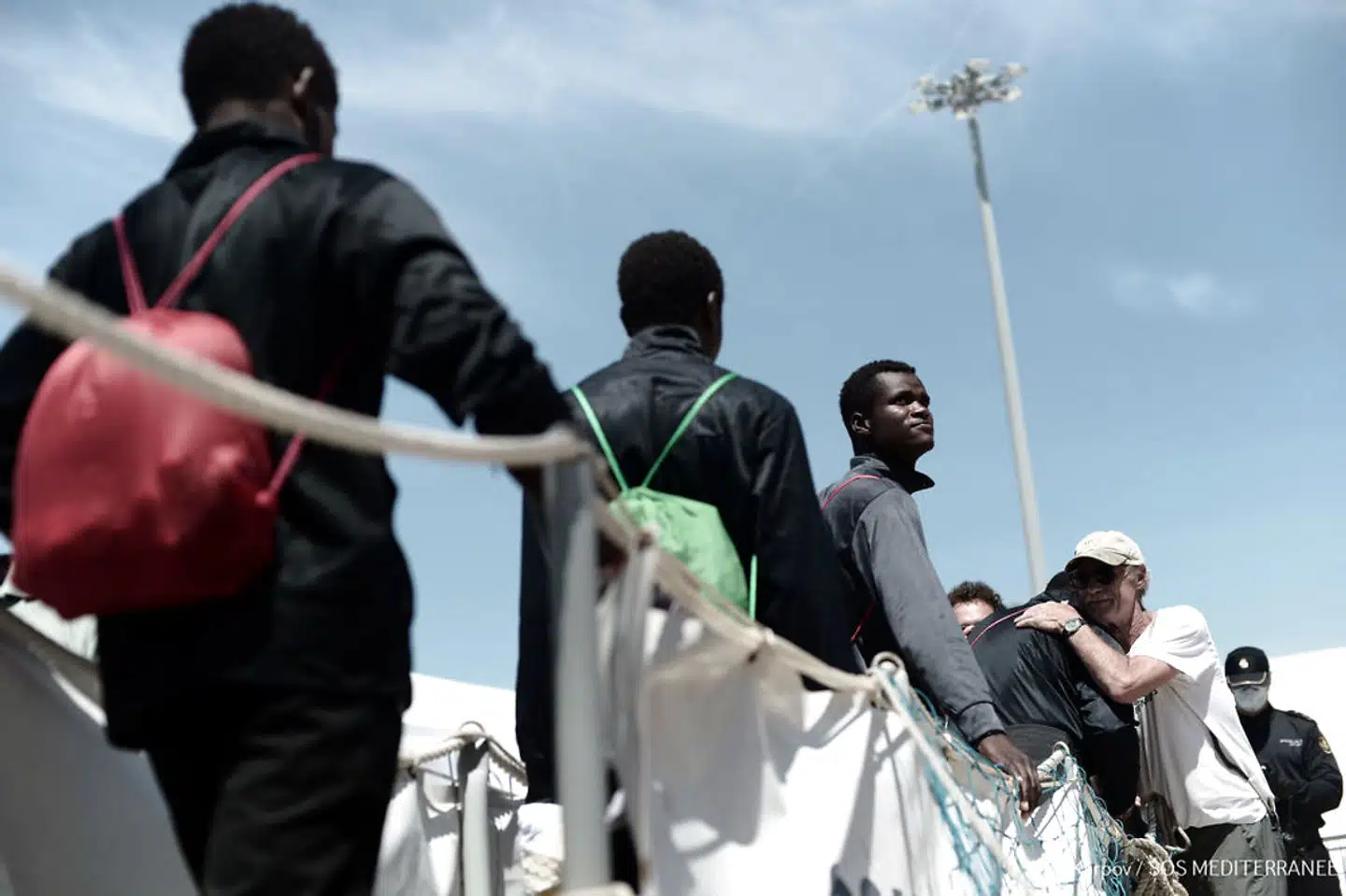 Der var gode vibrationer og krammere til alle, da 630 migranter ombord på »L'Aquarius« 17. juni sidste år gik i land i Valencia, efter at Italien havde lukket sine havne for NGO-redningsskibet. Det var dengang.
