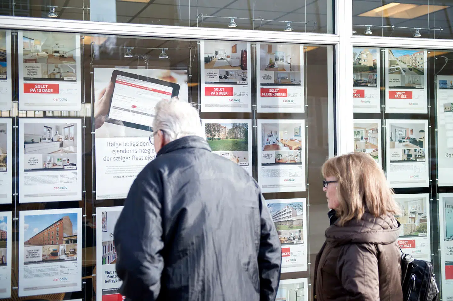 »De forhold, der bliver kritiseret i forbindelse med denne sag, er på ingen måde forenelige med at være en del af Danbolig-kæden, den måde vi arbejder på og ønsker at blive opfattet af kunder, ansatte og samarbejdspartnere,« oplyser Danboligs presseafdeling til Frihedsbrevet, efter to mæglere blev fyret for at forsøge at handle med sig selv.