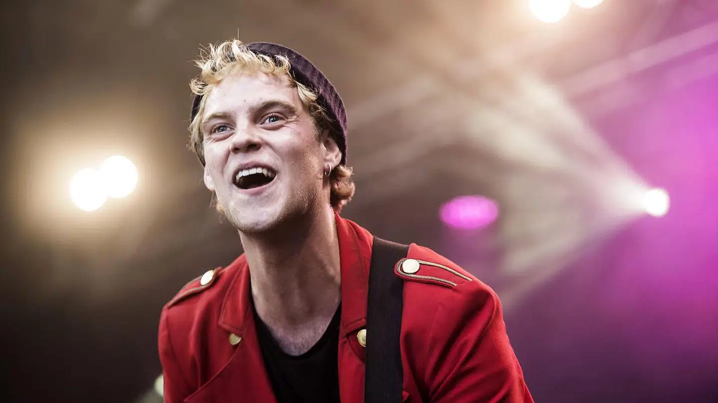 Til sommer bliver det fjerde gang, Hjalmer spiller på Smukfest. En af sine største oplevelser som musiker havde han på festivalen, og i år glæder han sig til at være teenagefuld til Justin Bieber-koncerten senere samme dag, som han selv optræder.