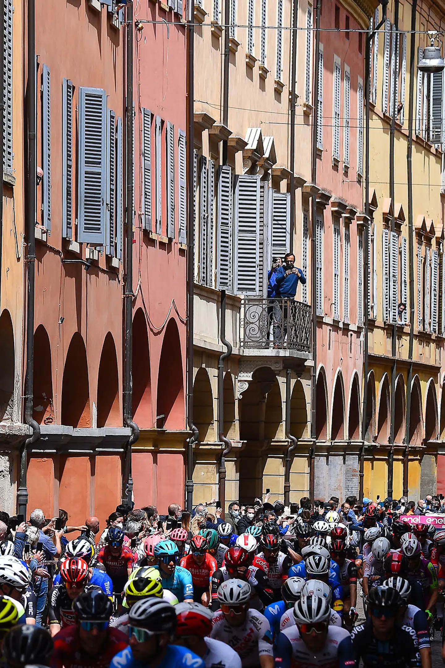 Giro d’Italia blev startet af La Gazetta dello Sport i 1909 for at øge avisens salg. I dag er det en national begivenhed, som tiltrækker cykelentusiaster fra hele verden. Foto: Dario Belingheri, Scanpix