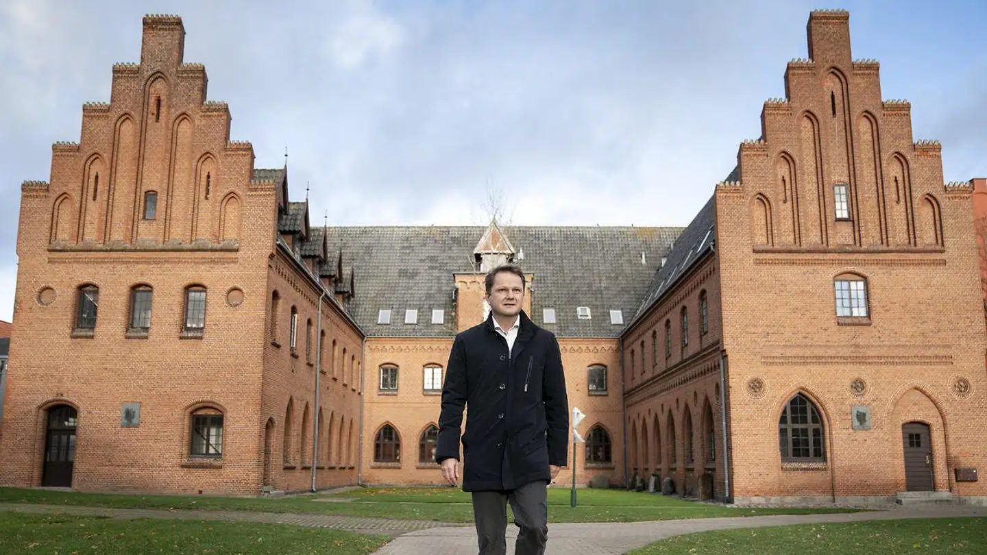 B.T. har stillet alle de kritiske spørgsmål til Mikkel Kjellberg, som er rektor på den meget udskældte kostskole Herlufsholm.