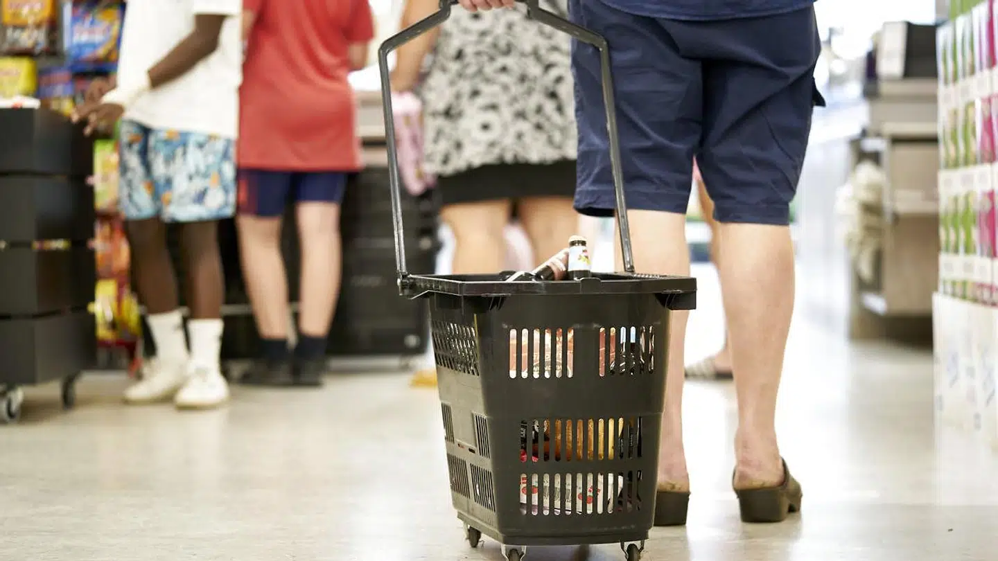 Flere leverandører udnytter verdenssituationen og skruer priserne på varer i vejret uden at kunne dokumentere det. Detailgiganter siger nej og finder alternative leverandører.